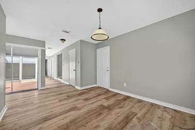 10402 Gulfstream Lane, Sugar Land, TX 77498 - Photo 7