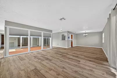 10402 Gulfstream Lane, Sugar Land, TX 77498 - Photo 9