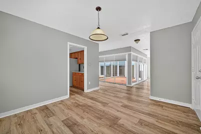 10402 Gulfstream Lane, Sugar Land, TX 77498 - Photo 7