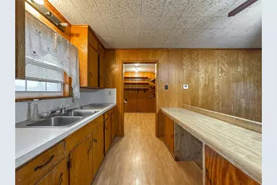 1045 12th Street, Dickinson, TX 77539 - Photo 5