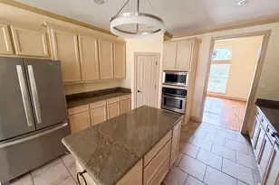 7945 Laurelwood St, Beaumont, TX 77707 - Photo 11