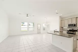 10234 Humphreys Grn Dr, Rosharon, TX 77583 - Photo 5