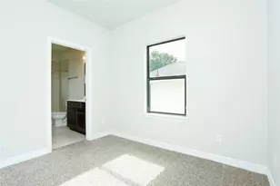 990 Grenshaw St, Houston, TX 77088 - Photo 17
