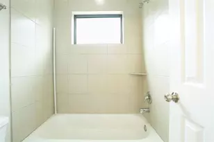 990 Grenshaw St, Houston, TX 77088 - Photo 21