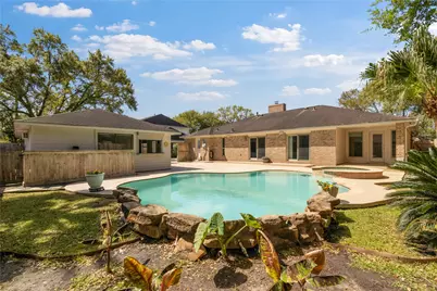 512 Chalmette Street, League City, TX 77573 - Photo 5