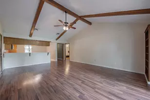 504 Walnut St, Waller, TX 77484 - Photo 7