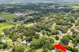 504 Walnut St, Waller, TX 77484 - Photo 25