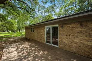 504 Walnut St, Waller, TX 77484 - Photo 29