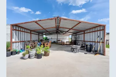 8802 Los Robles Avenue, Alvin, TX 77511 - Photo 7
