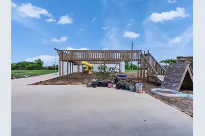 8802 Los Robles Avenue, Alvin, TX 77511 - Photo 13