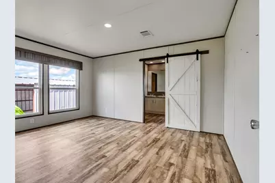 8802 Los Robles Avenue, Alvin, TX 77511 - Photo 31
