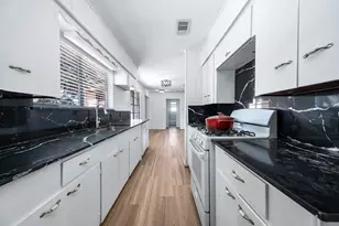 3311 County Rd 890, Alvin, TX 77511 - Photo 13