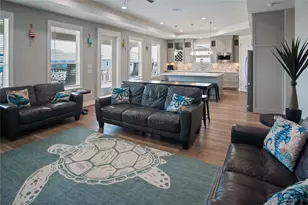 1977 Royalville Ct, Crystal Beach, TX 77650 - Photo 15