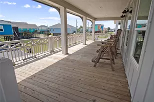 1977 Royalville Ct, Crystal Beach, TX 77650 - Photo 5