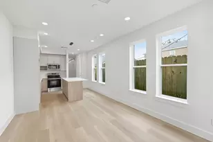 1027 Junell St, Houston, TX 77088 - Photo 9