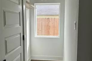 8218 Locksley Rd, Houston, TX 77078 - Photo 9