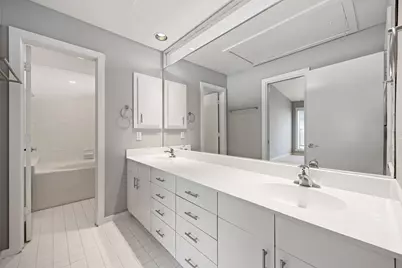 913 Robin Street, Houston, TX 77019 - Photo 15