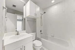 913 Robin St, Houston, TX 77019 - Photo 19