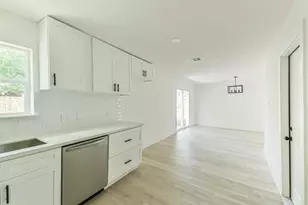 4110 Trail Lake Dr, Houston, TX 77045 - Photo 13