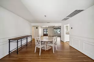 1610 Longacre Dr, Houston, TX 77055 - Photo 9