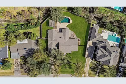 1610 Longacre Drive, Houston, TX 77055 - Photo 31