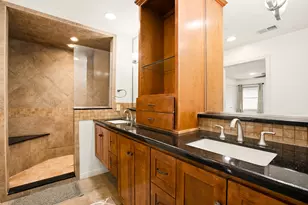 5238 Kinglet St, Houston, TX 77035 - Photo 27