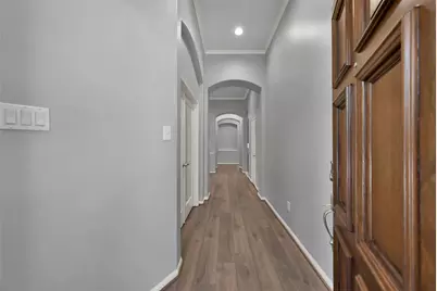 7 S Hawthorne Hollow Circle, Conroe, TX 77384 - Photo 3