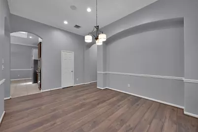 7 S Hawthorne Hollow Circle, Conroe, TX 77384 - Photo 5