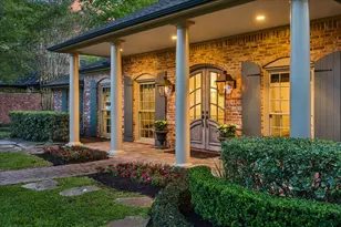 11115 Wickway Dr, Piney Point Village, TX 77024 - Photo 3