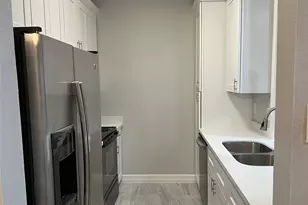 2001 Bering Dr, Houston, TX 77057 - Photo 3