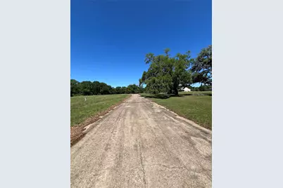 131 Hidden Horse Trail, Angleton, TX 77515 - Photo 5