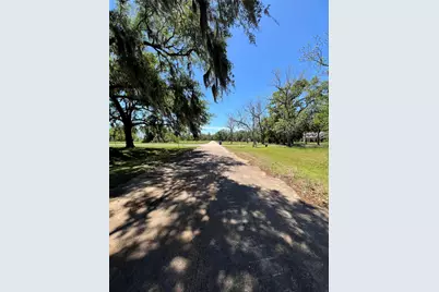 131 Hidden Horse Trail, Angleton, TX 77515 - Photo 3