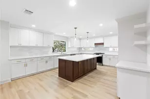 925 County Rd 737B, Alvin, TX 77511 - Photo 3