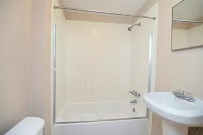 2003 McClendon Street #4, Houston, TX 77030 - Photo 15