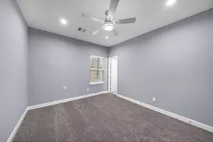 5222 Bataan Rd, Houston, TX 77033 - Photo 11