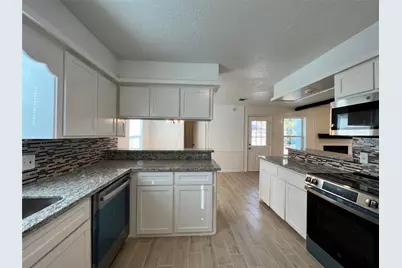 602 Rosewood Drive, Shenandoah, TX 77381 - Photo 19