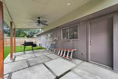 10031 Spotted Horse Drive, Houston, TX 77064 - Photo 13