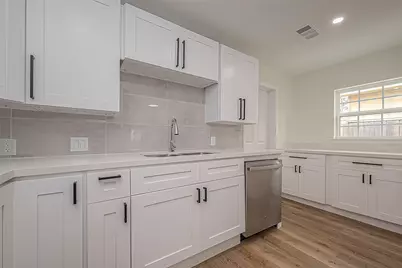 4726 Pease Street, Houston, TX 77023 - Photo 23