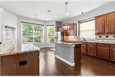 27 N Arrow Canyon Circle, The Woodlands, TX 77389 - Photo 9