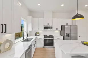 241 Rebecca St, Houston, TX 77022 - Photo 11