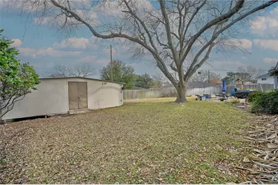 2007 Geney Street, Brenham, TX 77833 - Photo 17