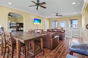 4102 Defender Ln, Galveston, TX 77554 - Photo 15