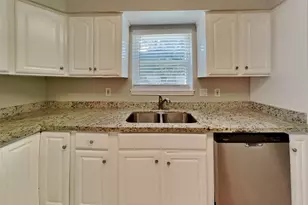 3238 Three Pines Dr, Houston, TX 77339 - Photo 7