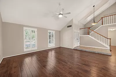 303 Longview Drive, Sugar Land, TX 77478 - Photo 5