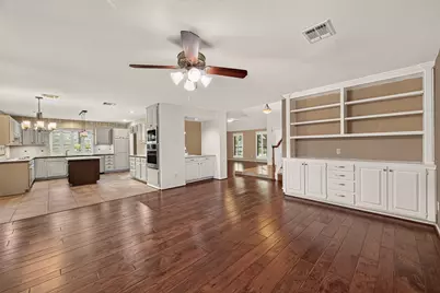 303 Longview Drive, Sugar Land, TX 77478 - Photo 9