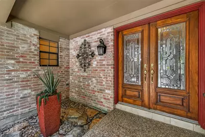 303 Longview Drive, Sugar Land, TX 77478 - Photo 3