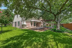 303 Longview Dr, Sugar Land, TX 77478 - Photo 35