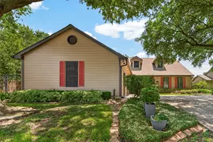 303 Longview Dr, Sugar Land, TX 77478 - Photo 1