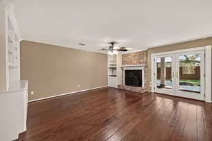 303 Longview Dr, Sugar Land, TX 77478 - Photo 7