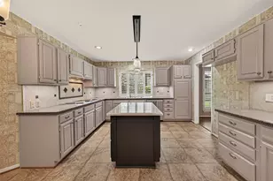 303 Longview Dr, Sugar Land, TX 77478 - Photo 9